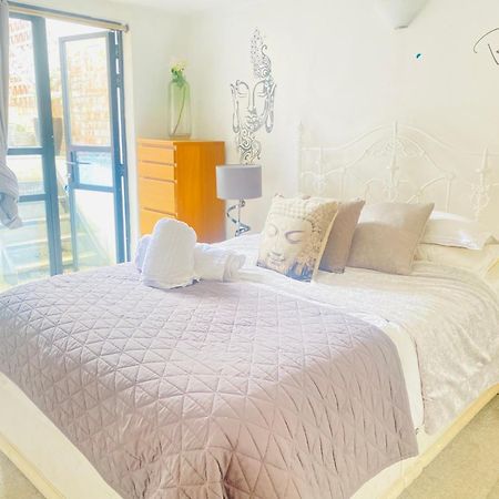 Appartement Stunning, Stylish Garden Flat In The Heart Of Wimbledon à Londres Extérieur photo