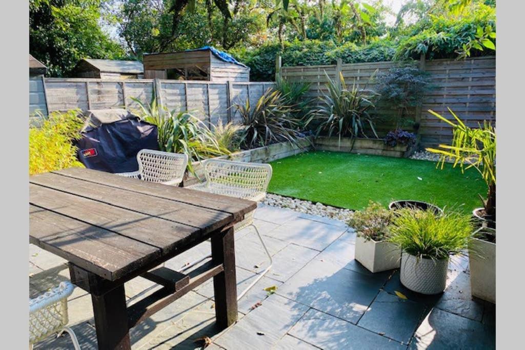 Appartement Stunning, Stylish Garden Flat In The Heart Of Wimbledon à Londres Extérieur photo