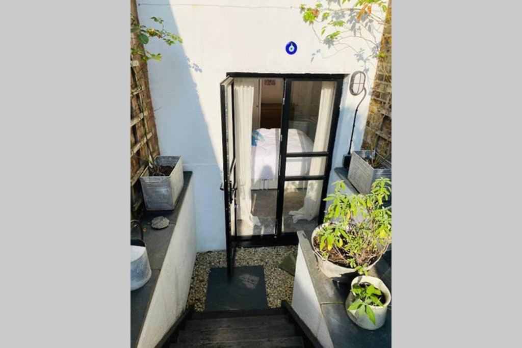 Appartement Stunning, Stylish Garden Flat In The Heart Of Wimbledon à Londres Extérieur photo