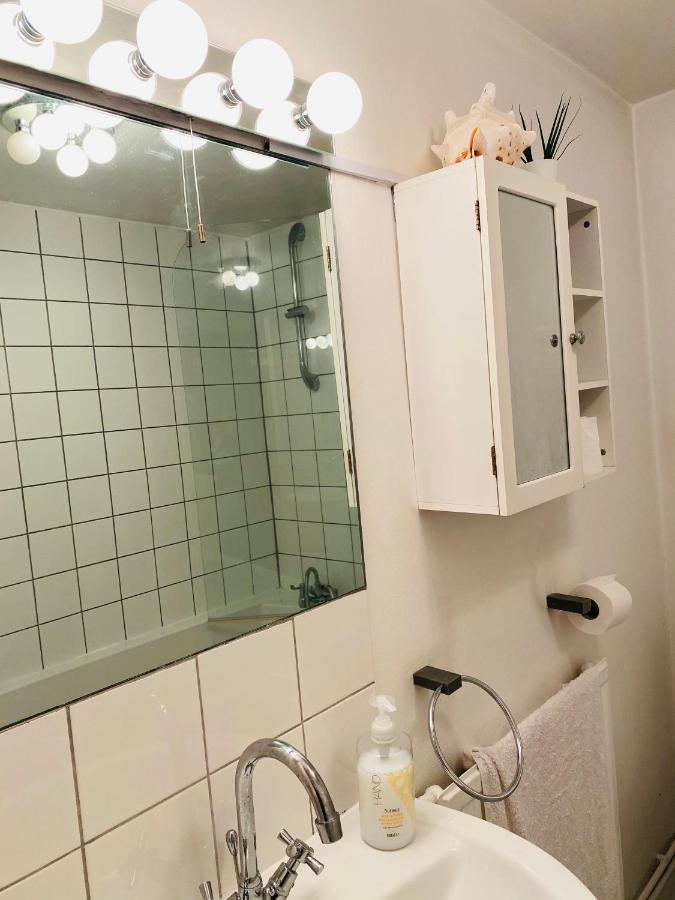 Appartement Stunning, Stylish Garden Flat In The Heart Of Wimbledon à Londres Extérieur photo