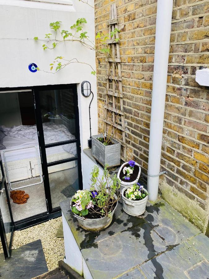Appartement Stunning, Stylish Garden Flat In The Heart Of Wimbledon à Londres Extérieur photo