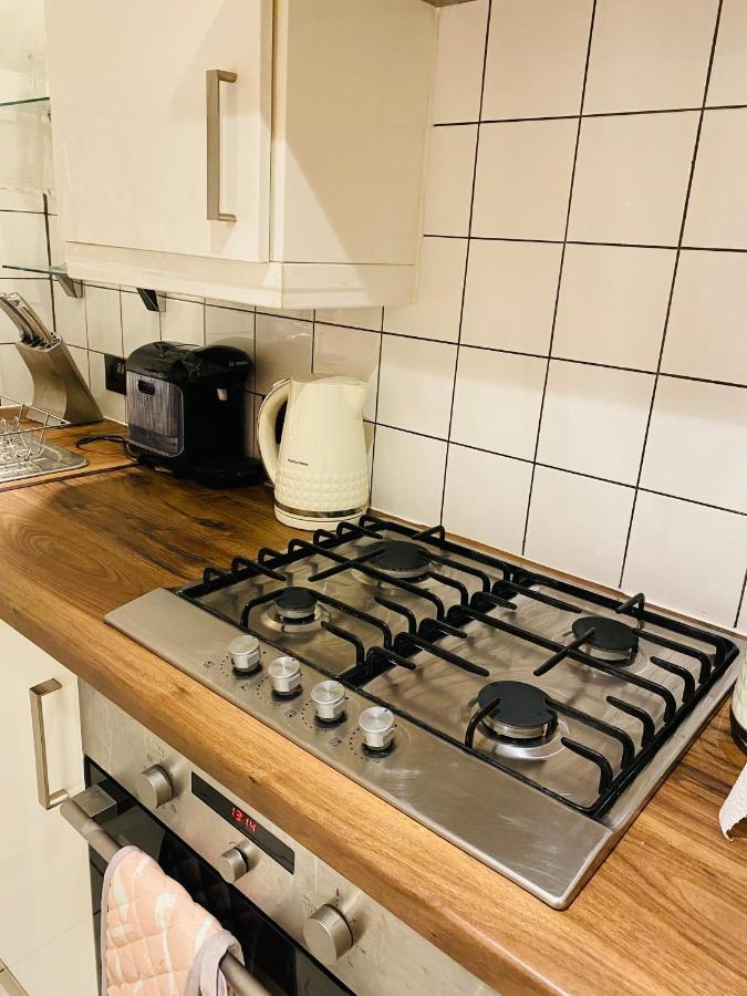 Appartement Stunning, Stylish Garden Flat In The Heart Of Wimbledon à Londres Extérieur photo