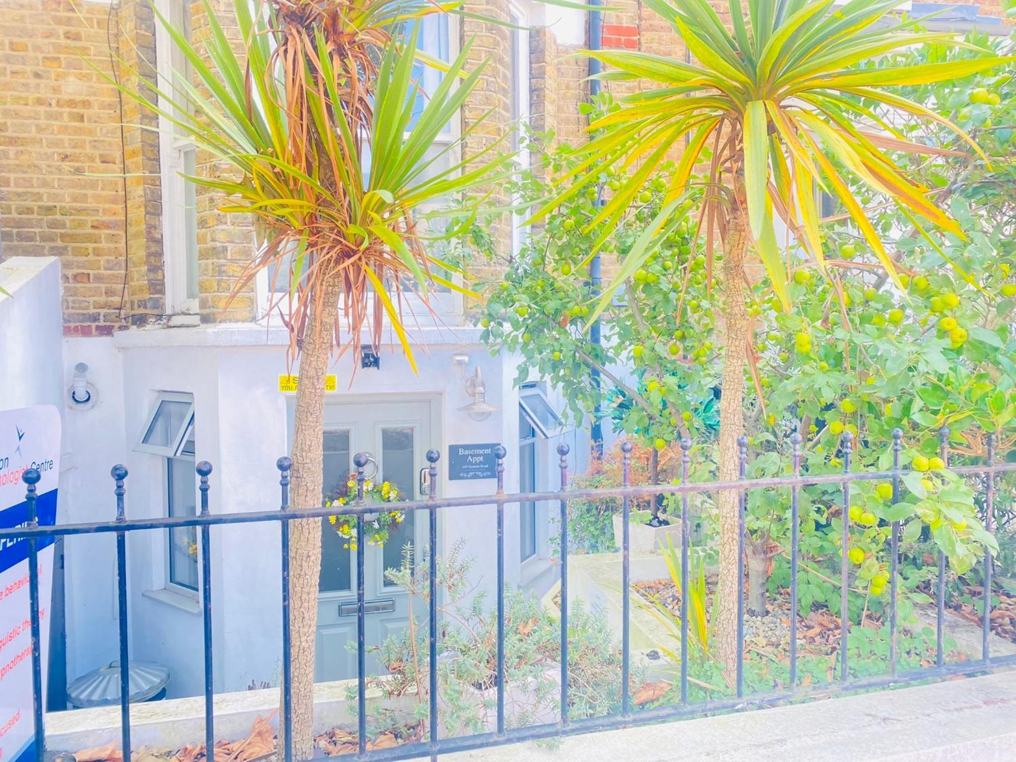 Appartement Stunning, Stylish Garden Flat In The Heart Of Wimbledon à Londres Extérieur photo